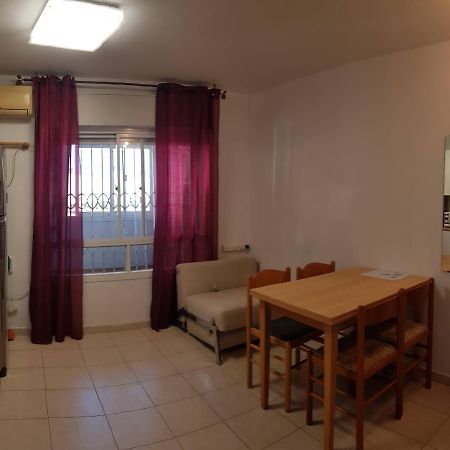 Apartament Cozy Flat With Parking Well-Placed Near Tlv Airport Lod Zewnętrze zdjęcie