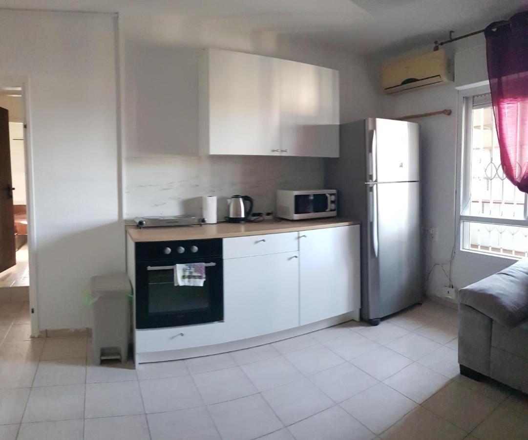 Apartament Cozy Flat With Parking Well-Placed Near Tlv Airport Lod Zewnętrze zdjęcie